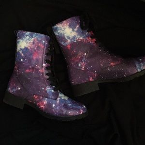 Donating soon - Hot Topic Galaxy Combat Boots